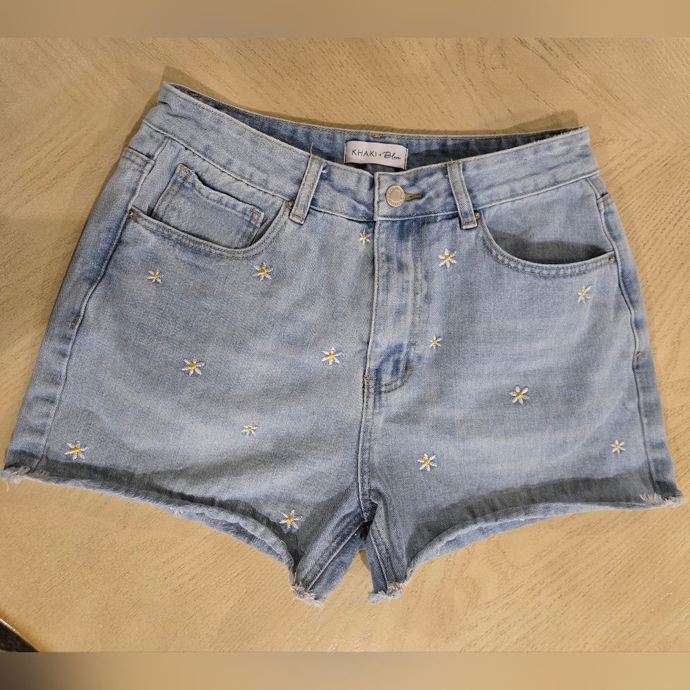 Light Blue Jean Shorts with Flower Embroidery